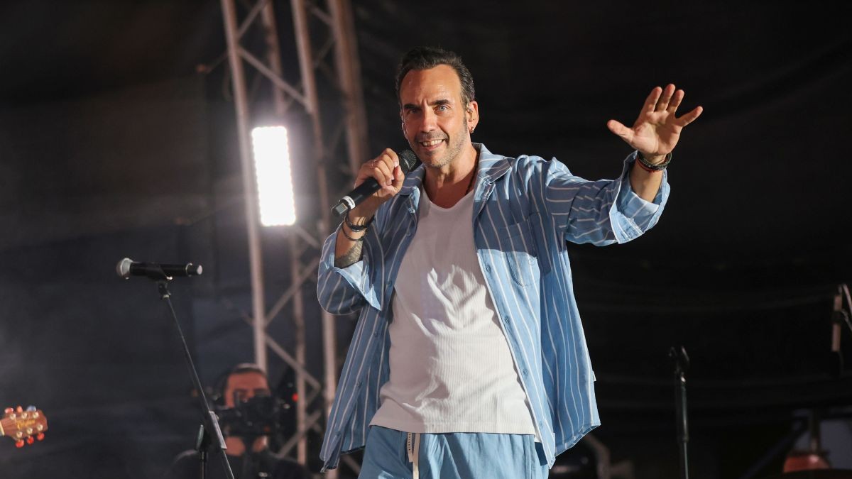 O Πάνος Μουζουράκης εξομολογείται: «Τελευταία παθαίνω κρίσεις πανικού μέσα στην μέρα»