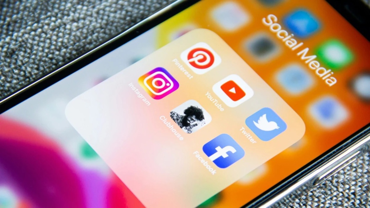 «Έπεσαν» Facebook και Instagram: Χιλιάδες χρήστες αντιμετωπίζουν προβλήματα σύνδεσης