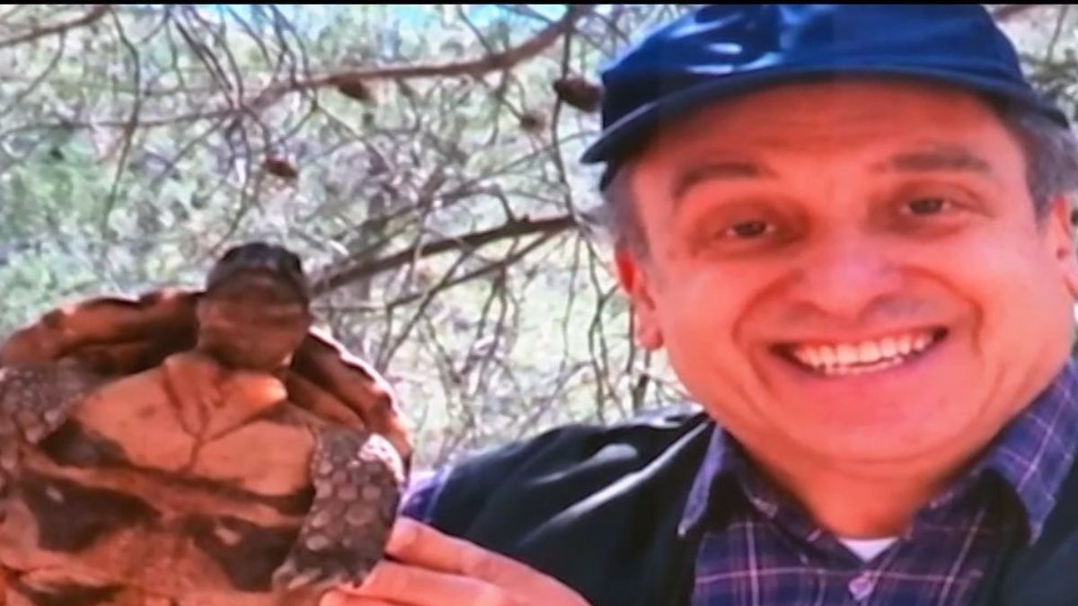 Πάνος Σταθακόπουλος: «Δεν μετάνιωσα που δεν έγινα παπάς. Χαίρομαι όταν μου δίνουν ρόλους παπά»