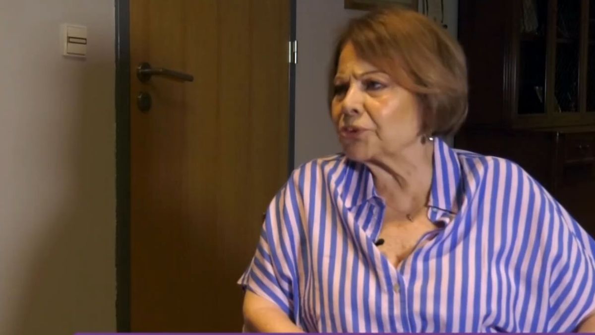 Πίτσα Παπαδοπούλου: «Το πρώτο βράδυ που τραγούδησα, ήμουν στο πλευρό του Ζαμπέτα και της Βίκυς Μοσχολιού»