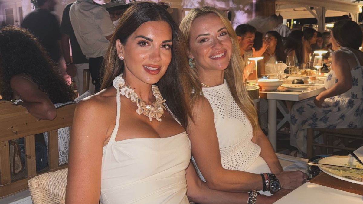 Σταματίνα Τσιμτσιλή: Απολαμβάνει τις διακοπές της στην Πάρο, μαζί με την κουμπάρα της, Λίλα Κουντουριώτη