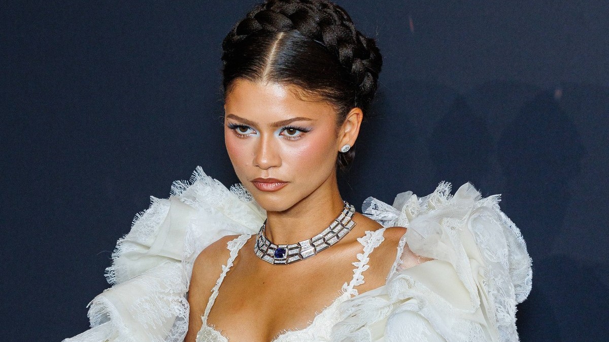 Ballerina Eyes: Ο Make-up Artist Εμμανουήλ Αποστολάκης αποκωδικοποιεί την απόλυτη τάση της σεζόν
