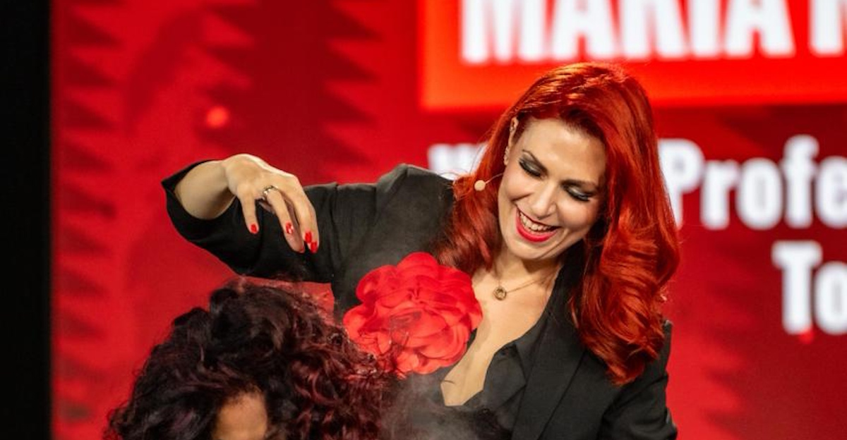 Η Μαρία Καμαριανάκη μιλάει στο okmag: Η Ελληνίδα «hair expert» που κατακτά τα Ηνωμένα Αραβικά Εμιράτα