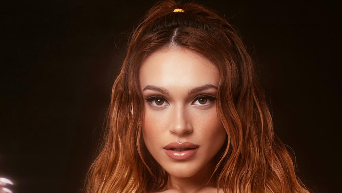 Τάνια Μπρεάζου Το «Gypsy Girl» είναι το απόλυτο καλοκαιρινό hit