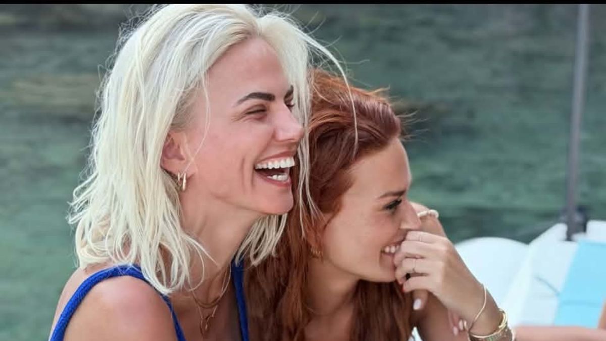 Σίσσυ Χρηστίδου – Χριστίνα Κοντοβά: Στιγμές ξεγνοιασιάς και καλοκαιρινές γεύσεις στην Πάτμο