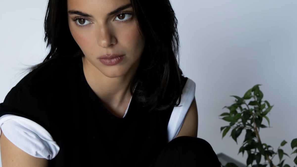 Κένταλ Τζένερ: Το απλό, σύγχρονο και genderless look της