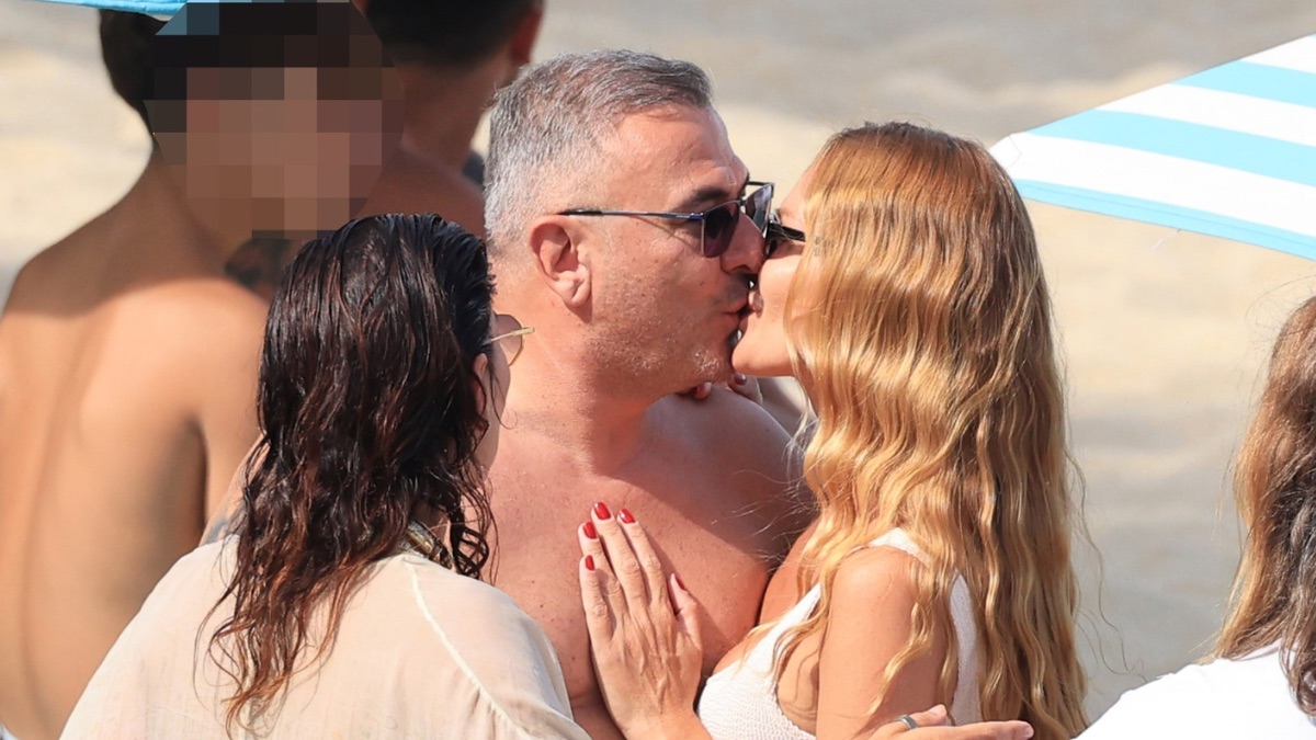 Αντώνης Ρέμος – Υβόννη Μπόσνιακ: Full in love στη Μύκονο – Τα τρυφερά φιλιά