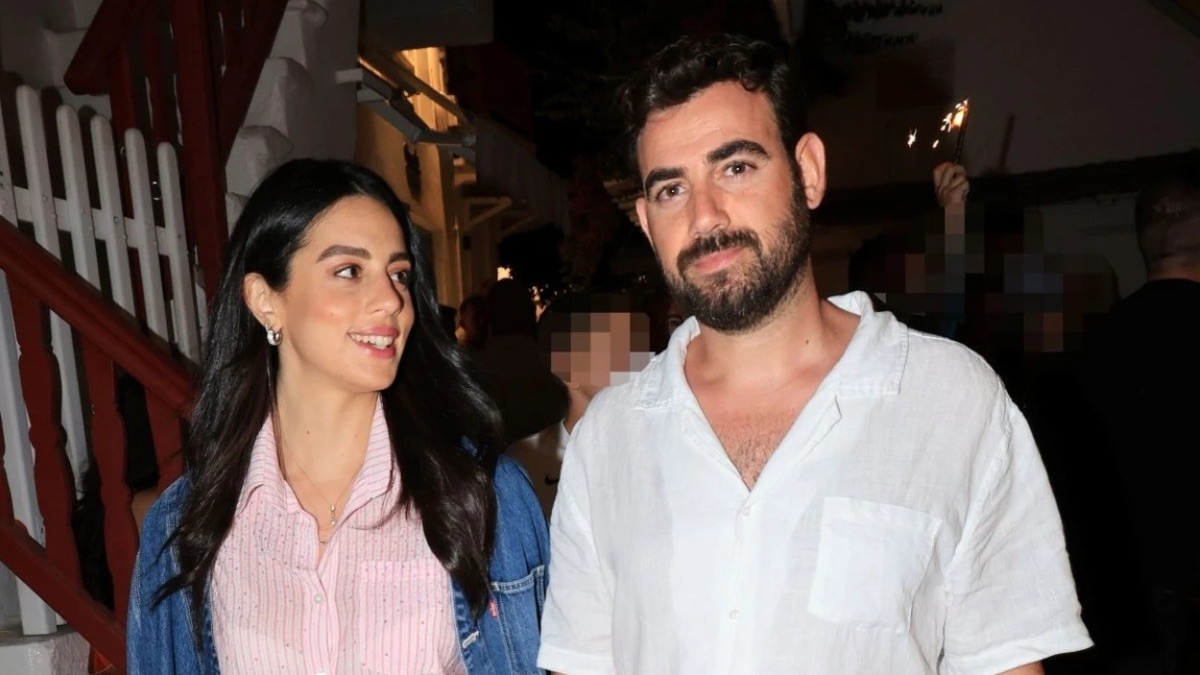 Νίκος Πολυδερόπουλος: Η οικογενειακή βόλτα στη Μύκονο με τη σύντροφό του και τον γιο τους