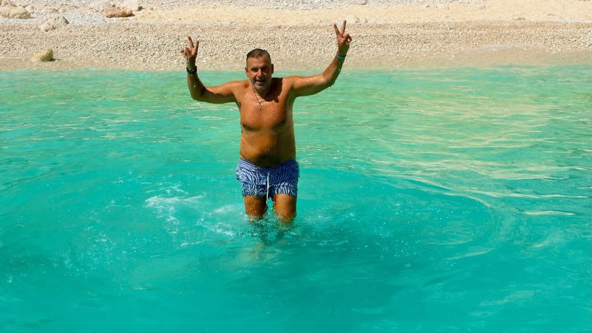Γιώργος Λιάγκας: Η σπάνια φωτογραφία με μαγιό στην Κεφαλλονιά και ο θαυμασμός του για το νησί