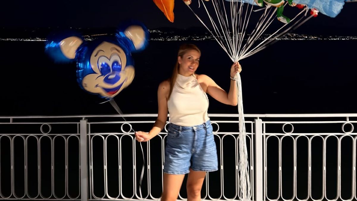 Φωτεινή Πετρογιάννη: Η βραδινή βόλτα με τον σύζυγο και τον γιο τους – «Ο σούπερ μπαμπάς μας»