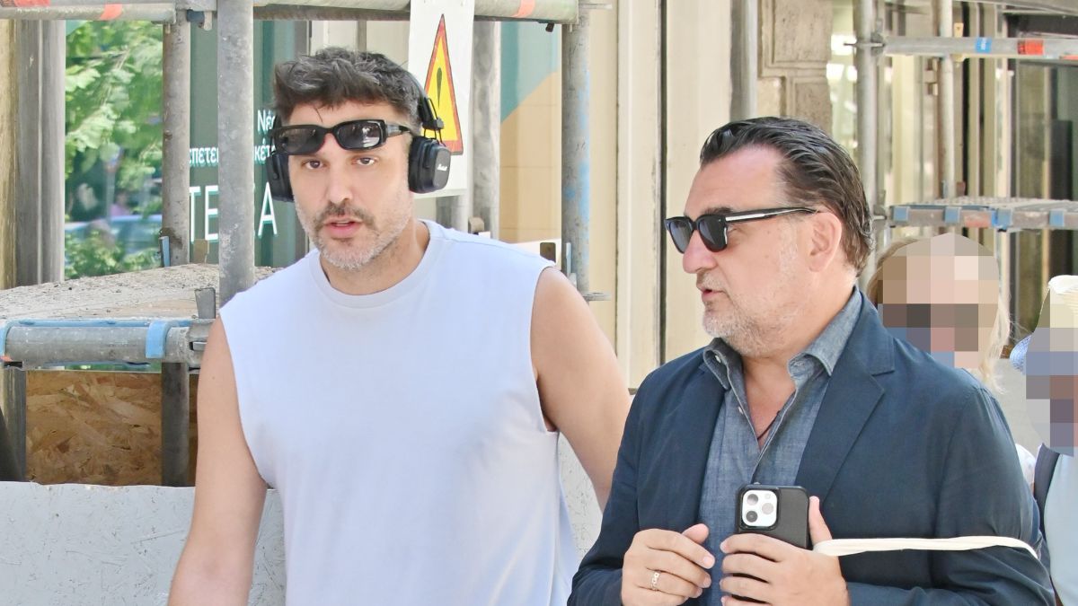 Μιχάλης Λεβεντογιάννης & Γιώργος Λεβέντης: Χαλαρή βόλτα στο κέντρο της Αθήνας