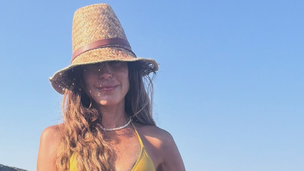 Κατερίνα Παπουτσάκη: Με μπικίνι στην παραλία – Οι φωτογραφίες που μοιράστηκε από τις διακοπές της