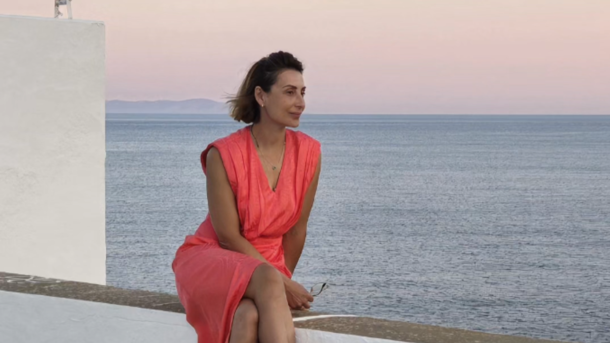 Ευδοκία Ρουμελιώτη: Η έκπληξη για τα γενέθλιά της πάνω σε σκάφος και το τρυφερό φιλί με τον σύζυγό της