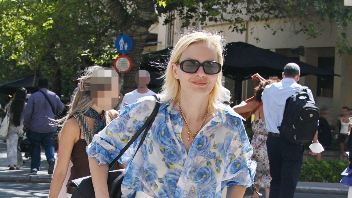 Έλενα Χριστοπούλου: Η chic εμφάνισή της στο κέντρο της Αθήνας που κέρδισε τις εντυπώσεις