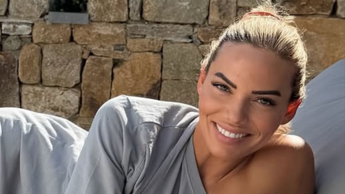Ιωάννα Μαλέσκου: Πήγε στο OPEN με στεφάνι από σκόρδα για το κακό μάτι – Το χιουμοριστικό βίντεο