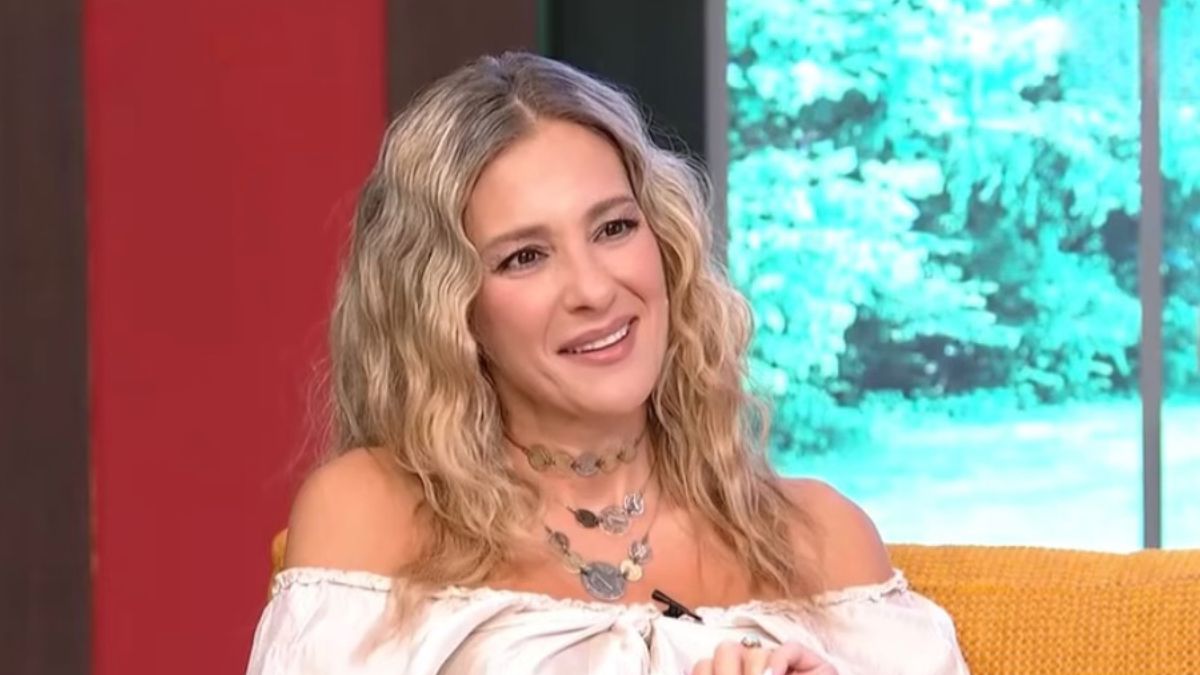 Νατάσα Μποφίλιου: Η εξομολόγηση για τις ανθρώπινες σχέσεις – «Οικογένεια η αίσθηση να ανήκεις σε ένα περιβάλλον που νιώθεις ασφάλεια»