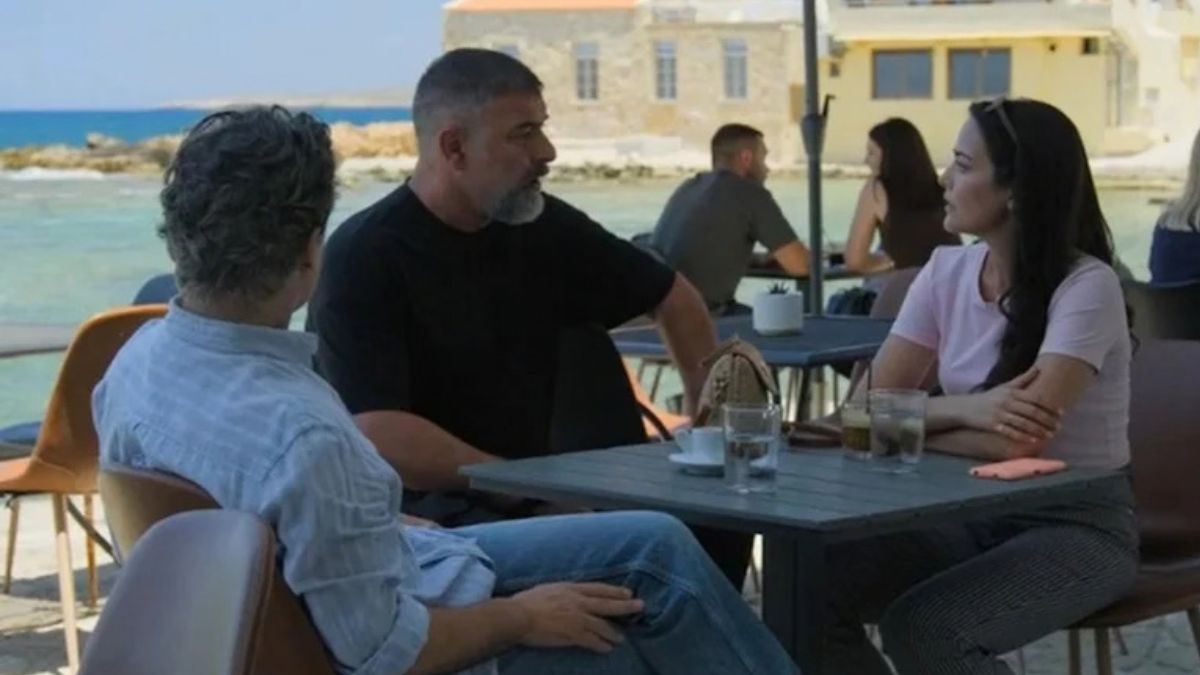 Δυο μαύρα πουκάμισα: Το ερωτικό μπέρδεμα ανάμεσα στον Μανούσο και τον Σήφη έδωσε “τροφή” στους χρήστες του Χ