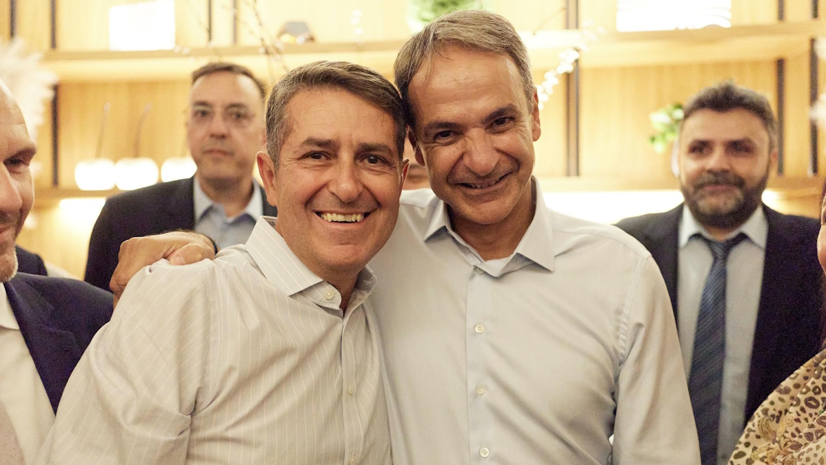 Γιώργος Μυλωνάκης: Η πρώτη δημόσια εμφάνιση μετά τη σοβαρή περιπέτεια υγείας και η στήριξη της Τίνας Μεσσαροπούλου