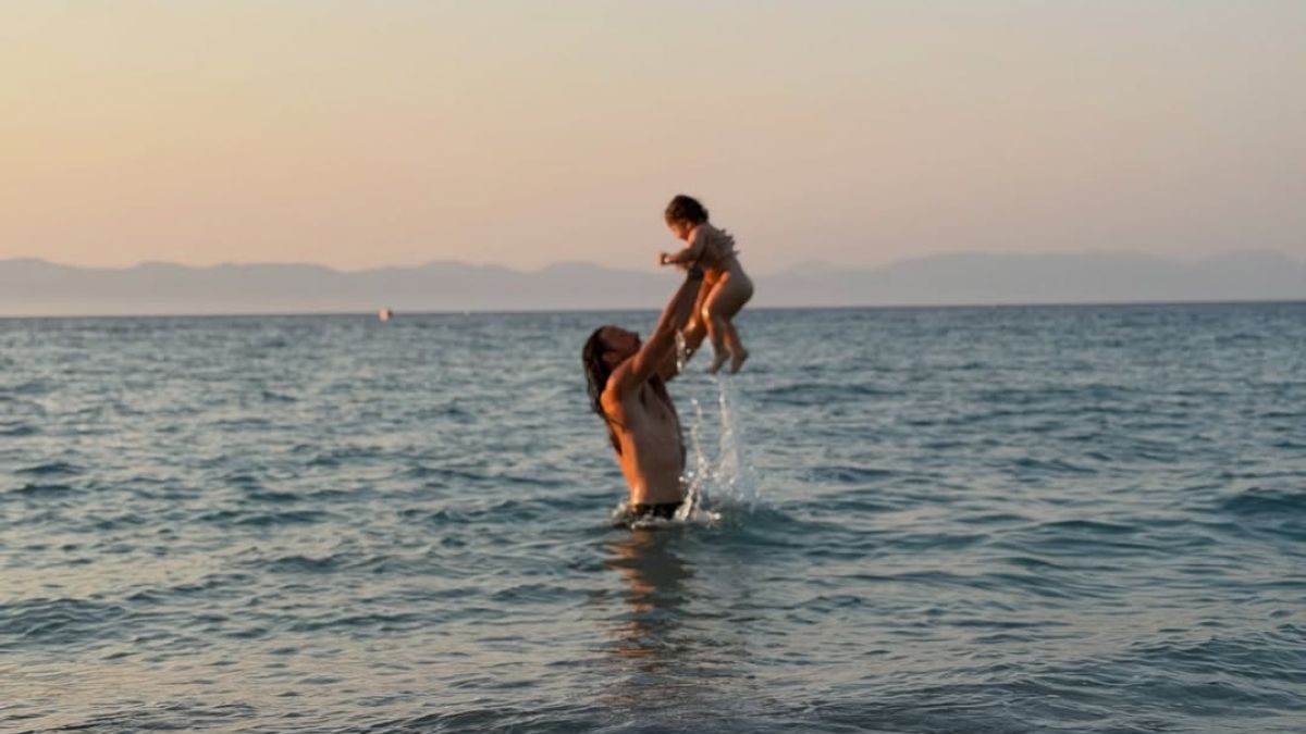 Γρηγόρης Μόργκαν: Οι στιγμές στη θάλασσα με τον γιο του και η τρυφερή εξομολόγηση – «Με εκπλήσσει κάθε μέρα»