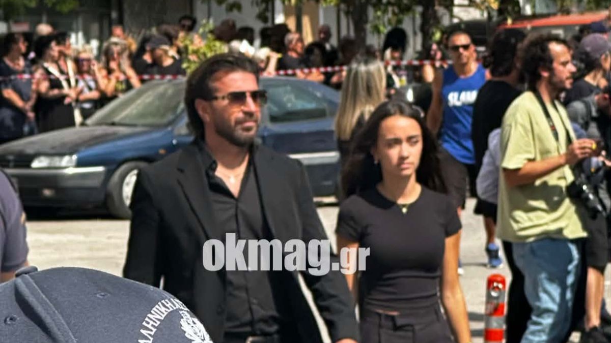 Θάνος Πετρέλης: Στην κηδεία του Γιώργου Μαζωνάκη για το τελευταίο «αντίο»