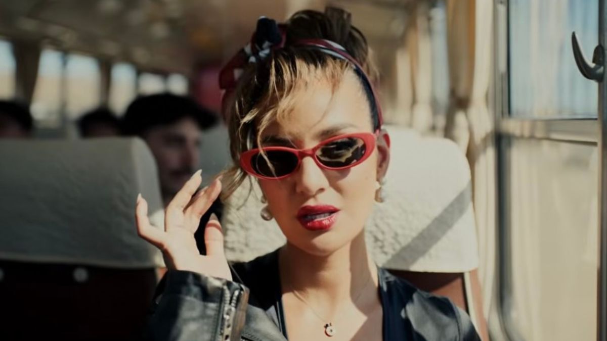 Ρία Ελληνίδου: Το εντυπωσιακό music video για τη νέα της επιτυχία “Δέκα σαν εσένα»