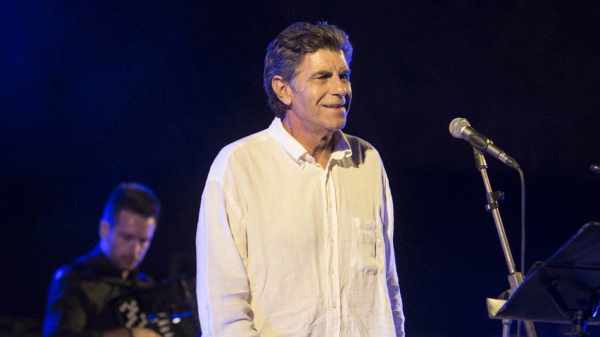 Γιάννης Μπέζος: «Τα νέα παιδιά θέλουν παραδείγματα, όχι παλιούς που παριστάνουν τους νέους»