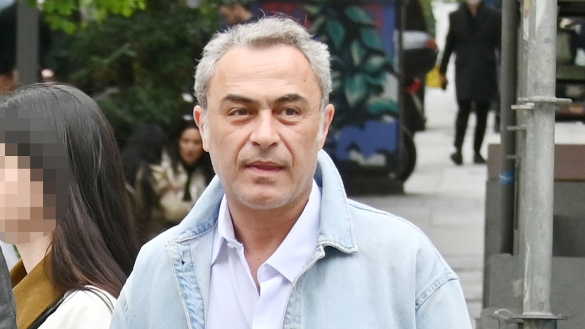 Ο Θανάσης Κουρλαμπάς εξομολογείται: «Έχω περάσει δύσκολες περιόδους επαγγελματικά»