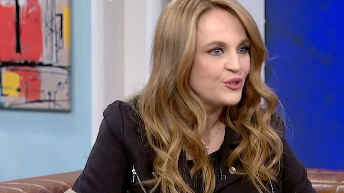 Έλενα Μαυρίδου: «Δεν μπορώ να αποχωριστώ την ταυτότητα του καλού παιδιού. Είμαι ιδιαίτερα φροντιστική. Χρειάζεται και λίγο ρεγουλάρισμα»