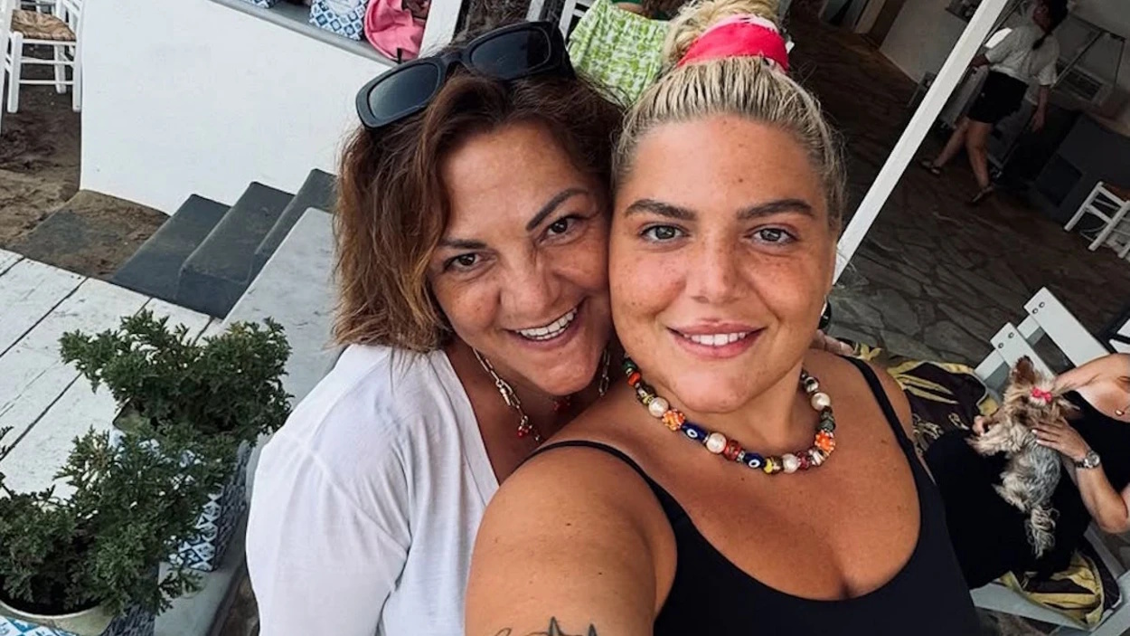 Δανάη Μπάρκα: Το χιουμοριστικό βίντεο στη μητέρα της και το επικό τρολάρισμα – «Όταν γίνεις γιαγιά…»