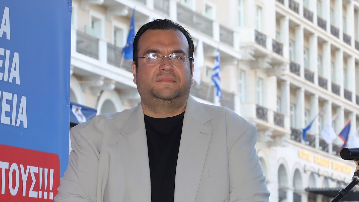 Φίλιππος Καμπούρης: Συνελήφθη μαζί με τη σύζυγό του για την υπόθεση απάτης στον e-ΕΦΚΑ – Πώς φέρεται να δρούσε το κύκλωμα