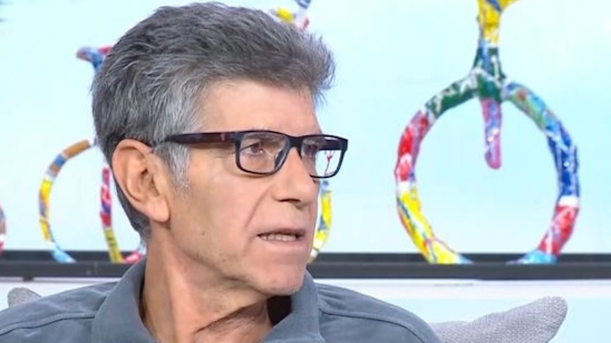 Γιάννης Μπέζος: «Yπάρχουν και άνθρωποι στη δουλειά μας, που δεν μου λένε τίποτα» – Η εξομολόγηση για την καριέρα του και όσα δεν ανέχεται στο θέατρο